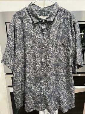 Tommy Bahama Blue and White Tropical Leaf Short-Sleeve Button-Down